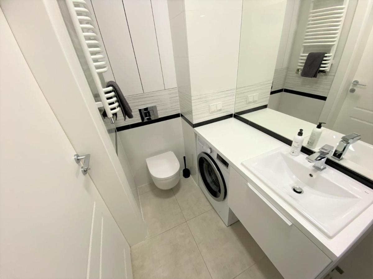 Exclusive 2Br! Apartment In Center +Netflix +Gym Warsaw Ngoại thất bức ảnh