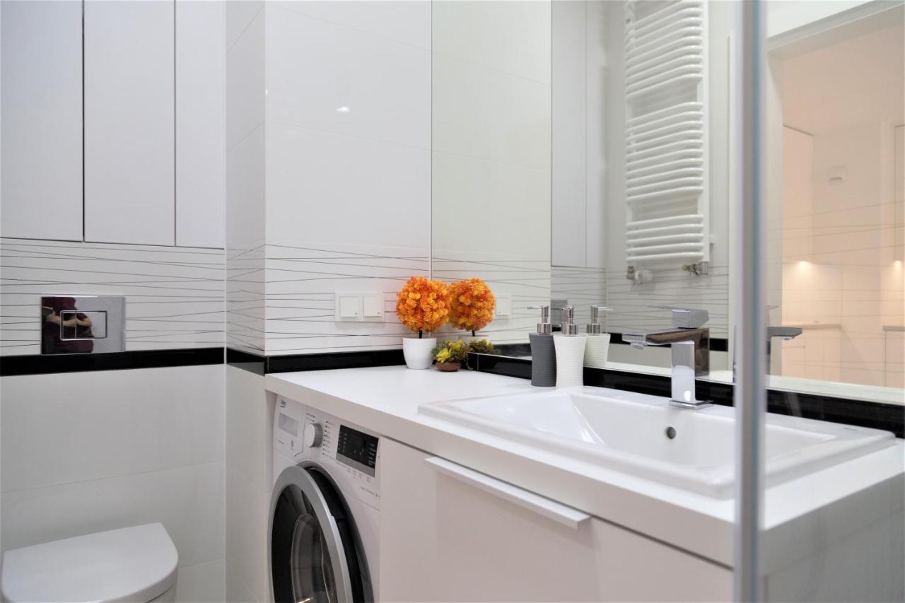 Exclusive 2Br! Apartment In Center +Netflix +Gym Warsaw Ngoại thất bức ảnh