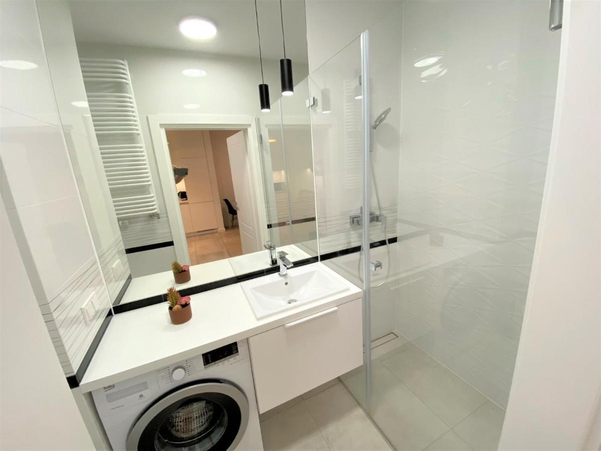 Exclusive 2Br! Apartment In Center +Netflix +Gym Warsaw Ngoại thất bức ảnh