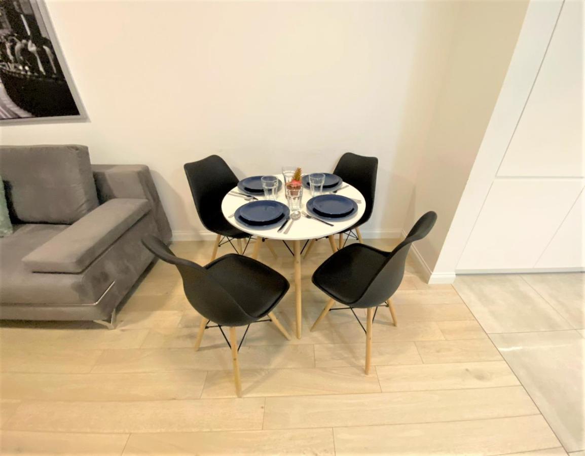 Exclusive 2Br! Apartment In Center +Netflix +Gym Warsaw Ngoại thất bức ảnh
